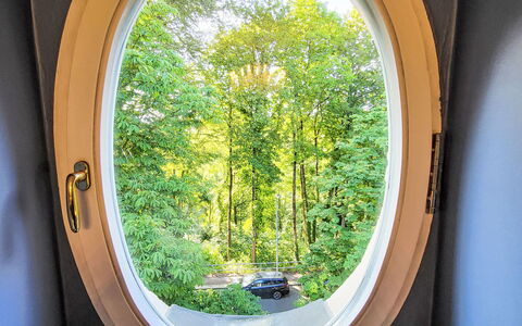 Villa Emma und Lotte: Holz, Möbel, Stuhl, Meer, Wohnung, Balkon, Ozean, Schatten, Gartenmöbel, Holzbeize