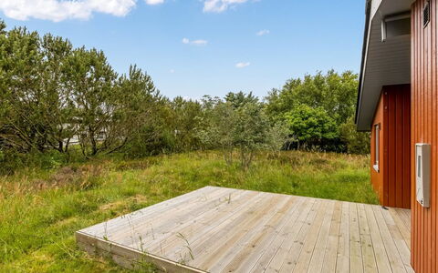 Tuija - 2.8Km from the Sea: Holz, Möbel, Stuhl, Meer, Wohnung, Balkon, Ozean, Schatten, Gartenmöbel, Holzbeize