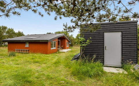 Tuija - 2.8Km from the Sea: Holz, Möbel, Stuhl, Meer, Wohnung, Balkon, Ozean, Schatten, Gartenmöbel, Holzbeize