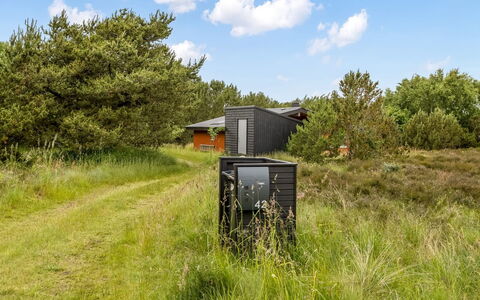 Tuija - 2.8Km from the Sea: Holz, Möbel, Stuhl, Meer, Wohnung, Balkon, Ozean, Schatten, Gartenmöbel, Holzbeize