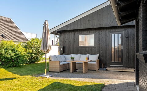 Ensio - 750M from the Sea: Holz, Möbel, Stuhl, Meer, Wohnung, Balkon, Ozean, Schatten, Gartenmöbel, Holzbeize
