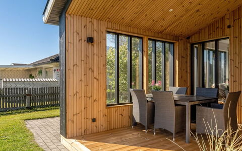 Ensio - 750M from the Sea: Holz, Möbel, Stuhl, Meer, Wohnung, Balkon, Ozean, Schatten, Gartenmöbel, Holzbeize