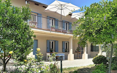 La Casetta di Palmira: Strauch, Wohngebiet, Schatten, Veranda, Estate, Gartenmöbel, Balkon, Garten, Garten, Stuhl