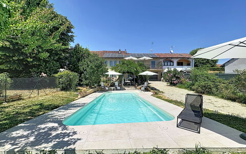 La Casetta di Palmira: Schwimmbad, Wohngebiet, Resort, Gartenmöbel, Freizeit, Estate, Hazienda, Regenschirm, Villa, Schatten