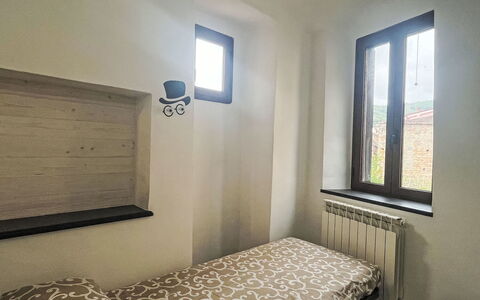 Ca Dell'Andre: Wand, Schlafzimmer, Bett, Holz, Bettdecke, Bedding, Fussboden, Interior Design, Linens, Zimmer