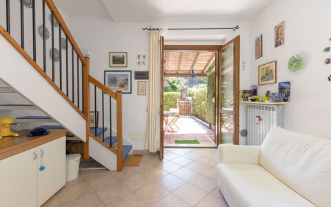 La Molletta: Interior Design, Flooring, Fussboden, Möbel, Tür, Zuhause, Wohnung, Zimmer, Zimmerpflanze, Holzbeize