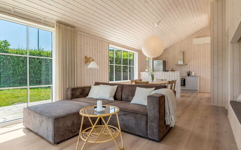 Väinö - 300M from the Sea: Holzboden, Flooring, Fussboden, Interior Design, Holz, Laminatboden, Couch, Decke, Möbel, Wohnzimmer