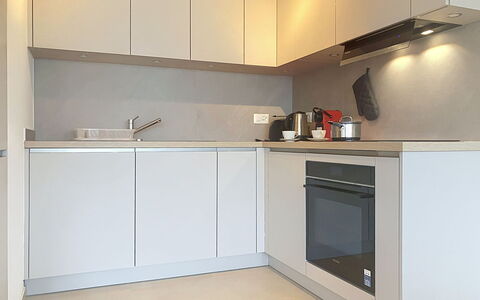 Résidence Croix de Coeur: Küche, Küchengerät, Countertop, Cabinetry, Interior Design, Major Appliance, Flooring, Holz, Möbel, Fussboden