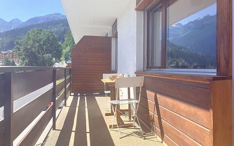 Résidence Croix de Coeur: Gebirge, Balkon, Schatten, Alpen, Grat, Senke, Holzbeize, Daylighting, Hartholz, Bergdorf