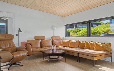 Sedine - 500M from the Sea: Möbel, Interior Design, Flooring, Fussboden, Holz, Holzboden, Decke, Couch, Beleuchtung, Wohnzimmer