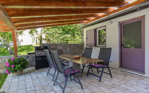 Katarina: Schwimmbad, Wohngebiet, Thermae, Resort, Verbundwerkstoff, Freizeit, Estate, Kunstrasen, Hazienda, Villa