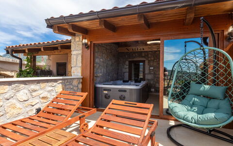 Villa Lara: Schwimmbad, Wohngebiet, Thermae, Resort, Verbundwerkstoff, Freizeit, Estate, Kunstrasen, Hazienda, Villa