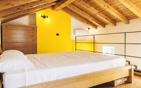 Tiny Loft: Schwimmbad, Wohngebiet, Thermae, Resort, Verbundwerkstoff, Freizeit, Estate, Kunstrasen, Hazienda, Villa