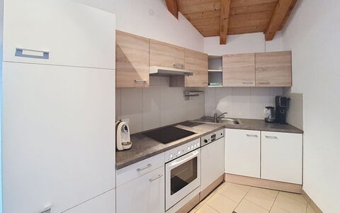 Vöstl: Küche, Küchengerät, Countertop, Flooring, Interior Design, Holz, Major Appliance, Cabinetry, Fussboden, Decke