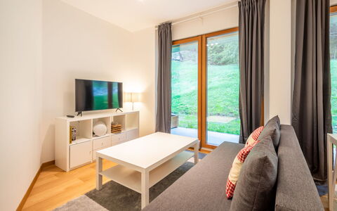 Cuolm Liung Apt. 52: Interior Design, Flooring, Möbel, Fussboden, Wohnzimmer, Zimmer, Holzboden, Couch, Wohnung