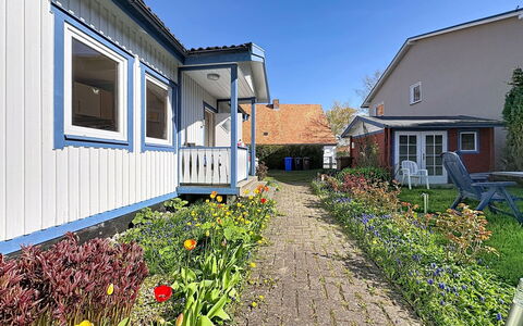 Wiek 200: Haus, Zuhause, Wohngebiet, Dach, Strauch, Abstellgleis, Hütte, Tür, Garten, Garten