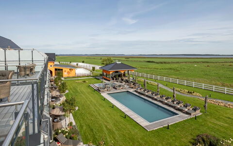 Rambin 100: Schwimmbad, Villa, Resort, Eco Hotel, Gartenmöbel, Ferienort