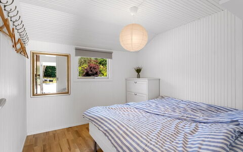 Lagho - 400M from the Sea: Interior Design, Holz, Flooring, Decke, Fussboden, Schlafzimmer, Möbel, Bett, Beleuchtung, Bedding