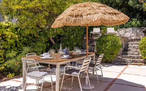 Floralies: Möbel, Gartenmöbel, Stuhl, Schatten, Tisch Im Freien, Zimmerpflanze, Terrasse, Garten, Design, Balkon