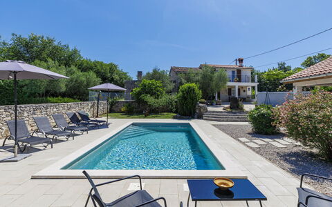 Pišurinka: Möbel, Gartenmöbel, Stuhl, Schatten, Tisch Im Freien, Zimmerpflanze, Terrasse, Garten, Design, Balkon