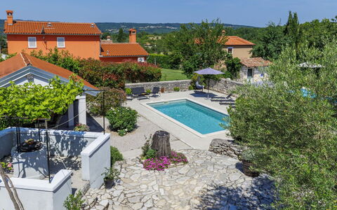 Pišurinka: Möbel, Gartenmöbel, Stuhl, Schatten, Tisch Im Freien, Zimmerpflanze, Terrasse, Garten, Design, Balkon