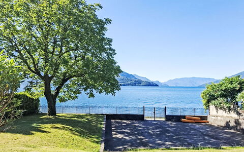 Riva&Lago: Wasser, Gewässer, Natürliche Landschaft, Hügel, Küsten Und Ozeanische Forms, Bank, Küste, See, Meer, Gebirge