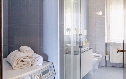 Corso 109: Interior Design, Flooring, Wand, Fussboden, Armatur, Badezimmer, Beleuchtung, Zimmer, Zapfhahn, Zuhause