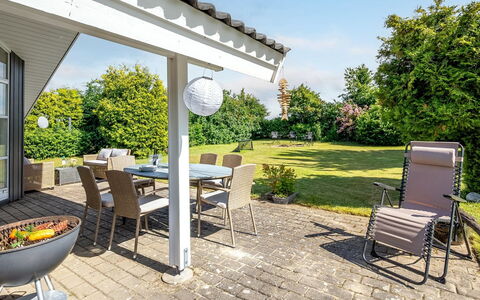 Kristanna - 1.2Km from the Sea: Möbel, Gartenmöbel, Stuhl, Tabelle, Tisch Im Freien, Grundstueck, Garten, Schatten, Küche & Esszimmer Tisch