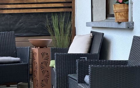 Haus Petunia: Möbel, Stuhl, Interior Design, Tabelle, Zimmer, Holzbeize, Balkon, Decke, Eco Hotel, Hartholz