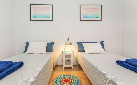 Matilde: Möbel, Stuhl, Interior Design, Tabelle, Zimmer, Holzbeize, Balkon, Decke, Eco Hotel, Hartholz
