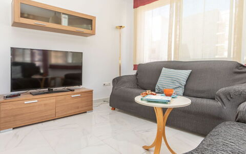 Sagredo: Möbel, Stuhl, Interior Design, Tabelle, Zimmer, Holzbeize, Balkon, Decke, Eco Hotel, Hartholz