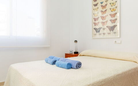 Sagredo: Möbel, Stuhl, Interior Design, Tabelle, Zimmer, Holzbeize, Balkon, Decke, Eco Hotel, Hartholz