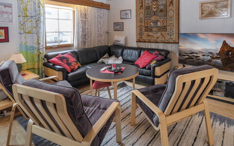 Teerenpesue D 27: Möbel, Interior Design, Flooring, Holz, Fussboden, Decke, Zimmer, Couch, Wohnzimmer, Tabelle