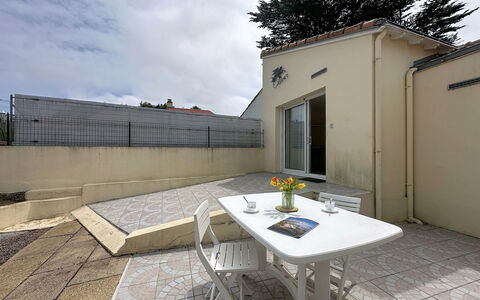 L'Ange Oliver: Fussboden, Beton, Fliese, Schatten, Hof, Balkon, Garten, Auffahrt, Flagstone