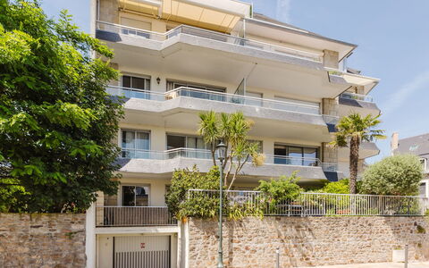Le Clémenceau: Wohnung, Wohngebiet, Zuhause, Urban Design, Eigentumswohnung, Balkon, Veranda, Abstellgleis, Geländer, Villa