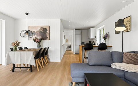 Antonie - 4.2Km from the Sea