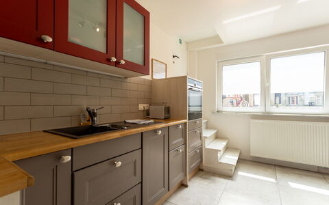 Villa Stil Genot with Terrace: Küche, Küchengerät, Countertop, Cabinetry, Major Appliance, Flooring, Interior Design, Wand, Holz, Decke