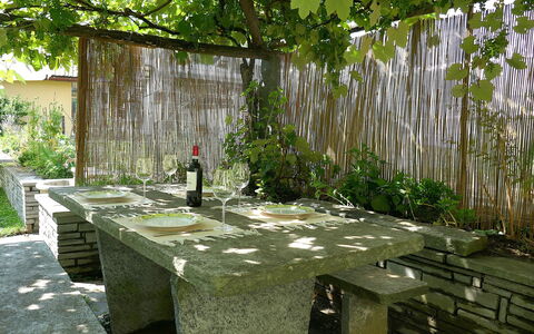 Cá Pórt Róss: Holz, Möbel, Tabelle, Gartenmöbel, Tisch Im Freien, Stuhl, Garten, Schatten, Hinterhof, Garten