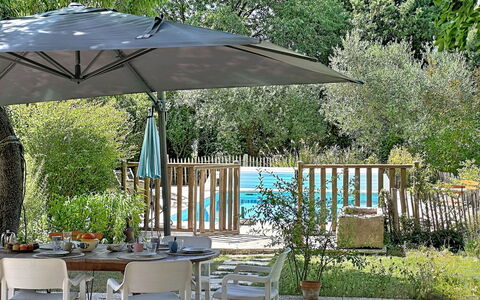 Villa Piscine - Aigues-Vives: Wohngebiet, Wohnung, Estate, Resort, Villa, Balkon, Villa, Schwimmbad