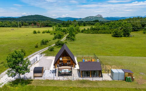 Ivica: Wohngebiet, Wohnung, Estate, Resort, Villa, Balkon, Villa, Schwimmbad