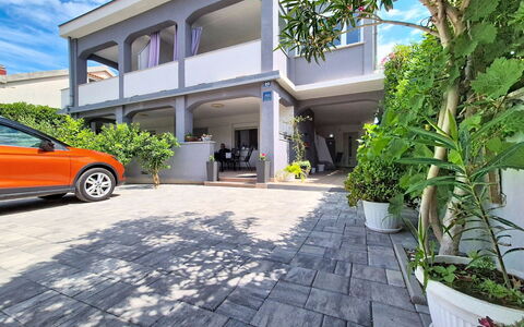 Pag Povljana 200: Wohngebiet, Wohnung, Estate, Resort, Villa, Balkon, Villa, Schwimmbad