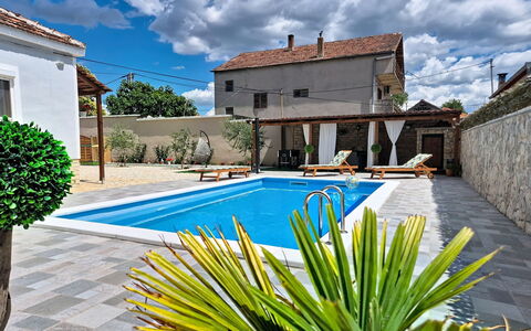 Denis: Wohngebiet, Wohnung, Estate, Resort, Villa, Balkon, Villa, Schwimmbad