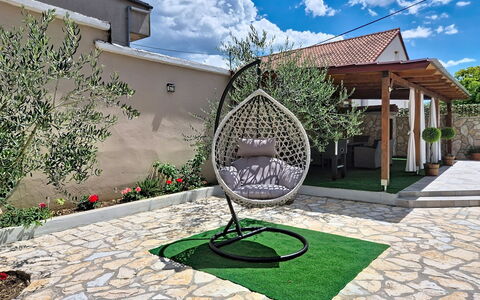 Denis: Wohngebiet, Wohnung, Estate, Resort, Villa, Balkon, Villa, Schwimmbad