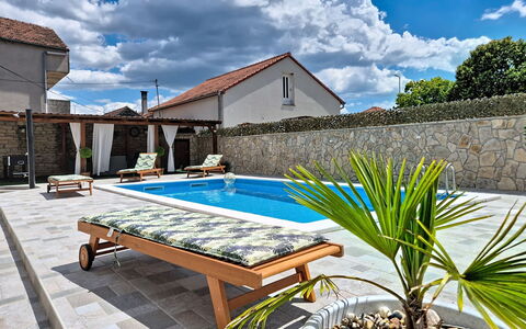 Denis: Wohngebiet, Wohnung, Estate, Resort, Villa, Balkon, Villa, Schwimmbad