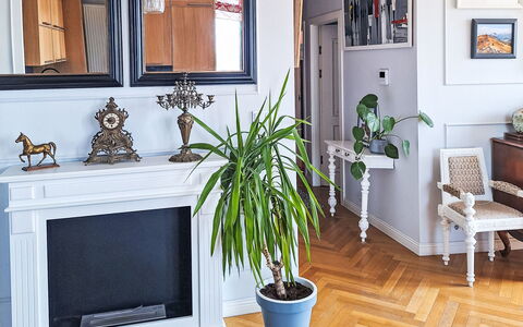 Dzielna: Möbel, Interior Design, Flooring, Fussboden, Holzboden, Holz, Stuhl, Decke, Küche & Esszimmer Tisch, Tabelle
