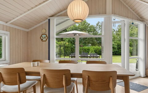 Naninja - 680M from the Sea: Flooring, Interior Design, Holz, Möbel, Fussboden, Decke, Küche & Esszimmer Tisch, Holzboden, Tabelle, Esszimmer
