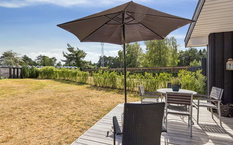 Eerika - 1Km from the Sea: Gartenmöbel, Möbel, Tisch Im Freien, Stuhl, Grundstueck, Schatten, Garten, Deck, Regenschirm, Veranda