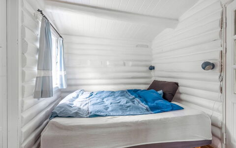 Armund - 50M from the Sea: Decke, Zimmer, Linens, Schlafzimmer, Bedding, Hartholz, Bettdecke, Bett, Design, Planke