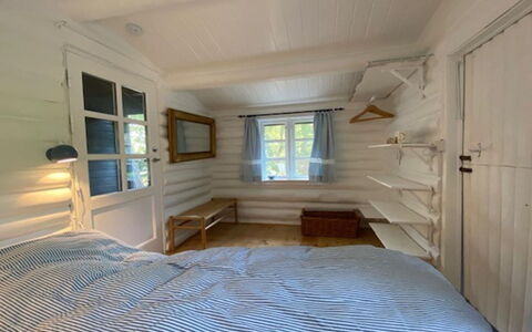 Armund - 50M from the Sea: Holz, Fussboden, Möbel, Interior Design, Flooring, Zuhause, Decke, Schlafzimmer, Bett, Zimmer