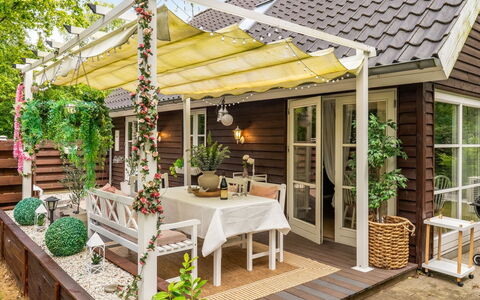 Myrra: Holz, Blumentopf, Möbel, Gartenmöbel, Garten, Tisch Im Freien, Zimmerpflanze, Terrasse, Stuhl
